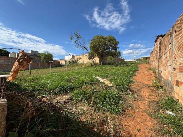 Lote á venda de 360m² com registro e escritura em Igarapé-MG!