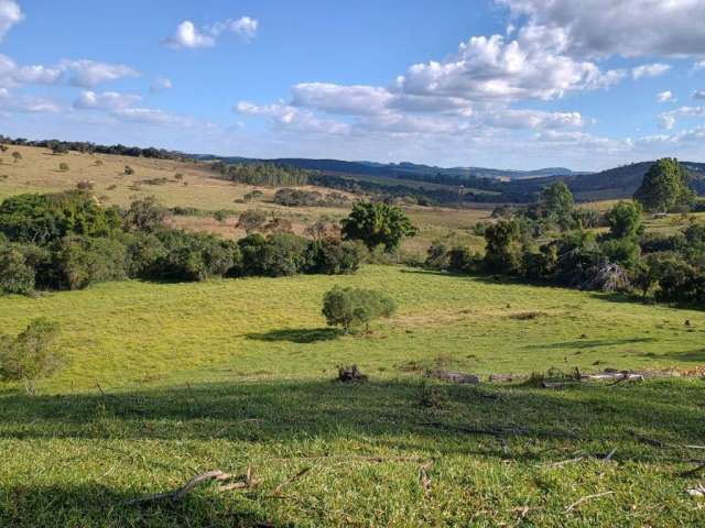 Fazenda á venda de 34 hectares com nascente e córrego em Oliveira MG!