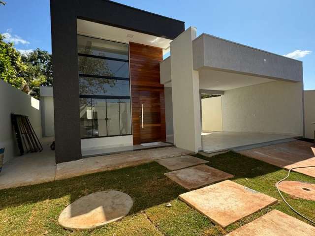 Casa moderna á venda com 03 quartos sendo 01 suíte, lote de 360m² em Igarapé-MG!