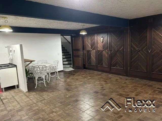 Casa com 4 dormitórios à venda, 473 m² por R$ 1.100.000,00 - Jardim Botânico - Curitiba/PR