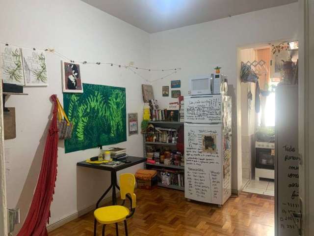 Apartamento à venda no Centro de Belo Horizonte - 1 quarto, 1 suíte, 1 sala, 1 banheiro, 42m² de área. Confira já!