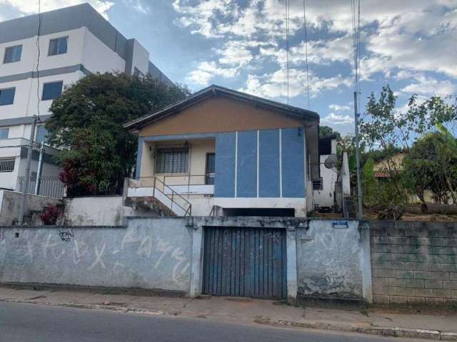 Imperdível: Casa à venda em Contagem-MG, Centro! 3 quartos, 1 suíte, 2 salas, 2 banheiros, 1 vaga garagem, 180m2. Venha conferir!