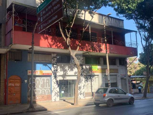 Imóvel Comercial à Venda no Centro de BH: 1 Quarto, 2 Salas, 2 Banheiros, 250m² de Área