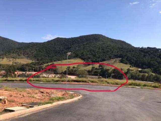 Terreno à venda no Loteamento Portal Lamis - Bom Jesus dos Perdões/SP com 300 m²