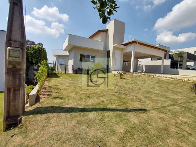 Luxuosa casa em condomínio à venda em Salto-SP, bairro Itapecerica: 3 quartos, 3 suítes, 1 sala, 4 banheiros, 6 vagas de garagem, 300m².