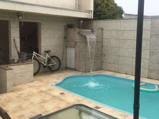 Sobrado grande com área de lazer e piscina.  Aceita como permuta: apartamento na praia Bertioga, Arujá, Maresia ou Boraceia.