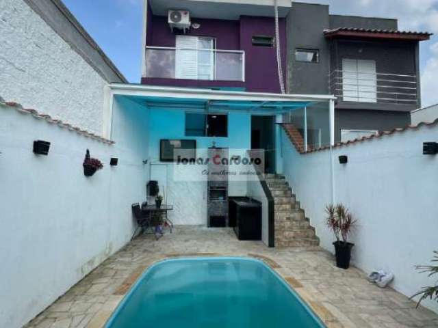 Oportunidade! Casa à venda na Vila Pomar em Mogi das Cruzes. 2 dormitórios, suíte, área gourmet com piscina. Conforto e elegância em cada detalhe.