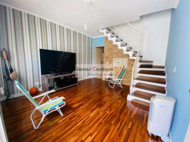 Casa à venda no Condomínio Cesar Parque, Mogi das Cruzes. 2 dormitórios, área gourmet, piso laminado. Viva com conforto e estilo!