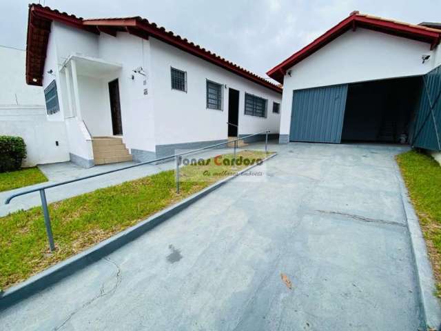 Casa térrea a venda no coração do Alto do Ipiranga, com edícula, cômodos amplos, terreno de 390 m², estuda proposta. R$: 1.300.000. Mogi das Cruzes.