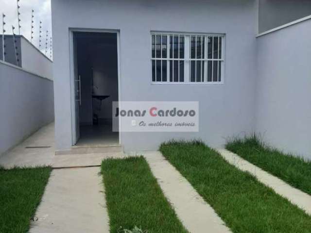 Casa térrea na Vila Suissa, 101m², aceita financiamento, 3 quartos, sala e cozinha conceito aberto, salão gourmet com WC. R$: 580 mil. Mogi das Cruzes