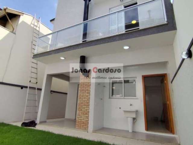 Sobrado de 150m² a venda no Cond. Parque das Figueiras, 3 quartos sendo 3 suites, cozinha planejada, sala de TV . R$: 1.050.000. Mogi das Cruzes