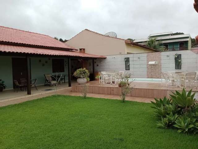 Casa em condomínio fechado com 3 quartos à venda no Retiro (Bacaxá), Saquarema  por R$ 390.000
