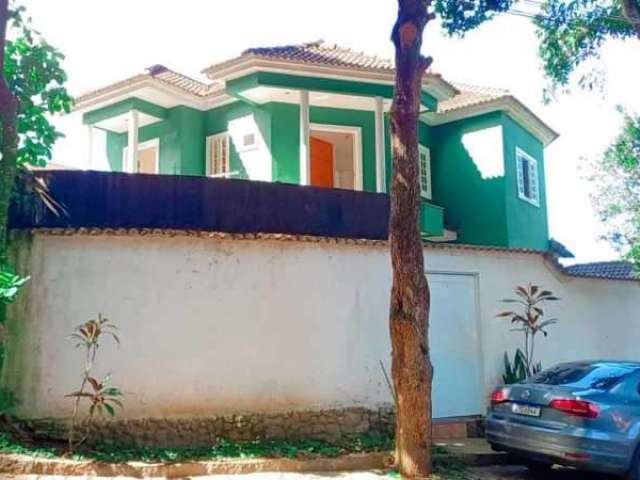 Casa em condomínio fechado com 5 quartos à venda na Estrada dos Bandeirantes, Vargem Pequena, Rio de Janeiro, 300 m2 por R$ 600.000