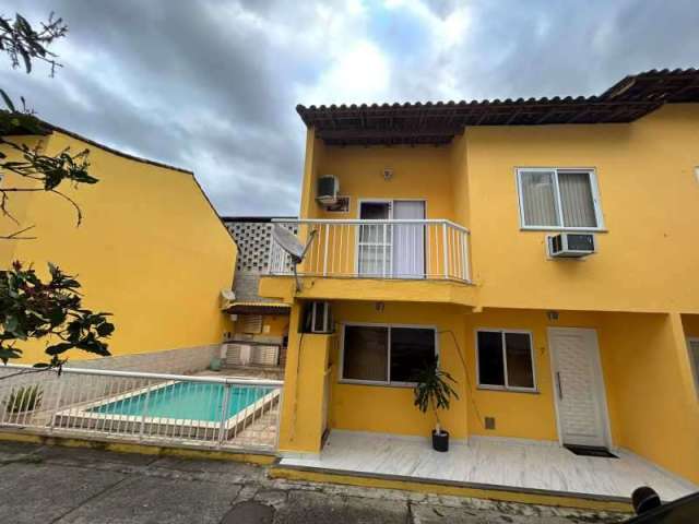 Casa em condomínio fechado com 3 quartos à venda na Rua Caviana, Taquara, Rio de Janeiro, 100 m2 por R$ 428.000