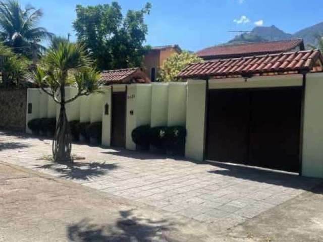 Casa em condomínio fechado com 6 quartos à venda na Rua Praia Grande, Anil, Rio de Janeiro, 460 m2 por R$ 1.579.999