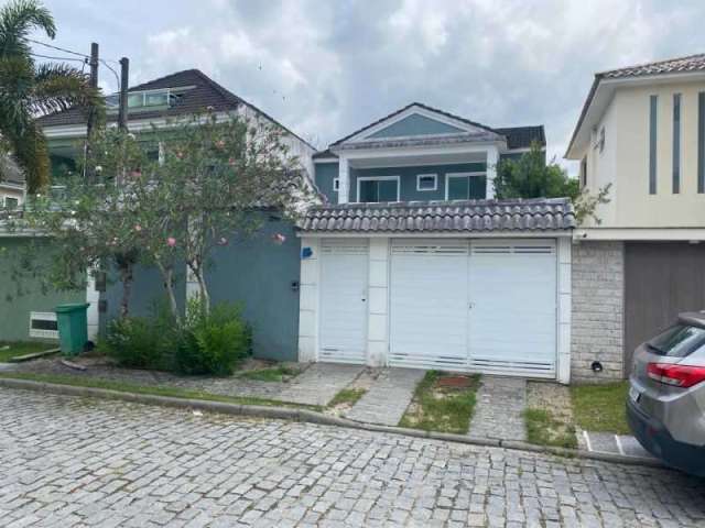 Casa em condomínio fechado com 3 quartos à venda na Rua Jornalista Luiz Eduardo Lobo, Vargem Pequena, Rio de Janeiro, 180 m2 por R$ 690.000