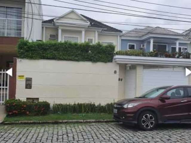 Casa em condomínio fechado com 4 quartos à venda na Rua Daniel Barreto dos Santos, Vargem Pequena, Rio de Janeiro, 225 m2 por R$ 750.000