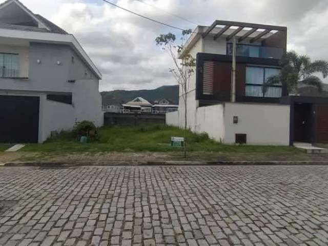 Terreno em condomínio fechado à venda na Rua Salomão Malina, Vargem Pequena, Rio de Janeiro, 180 m2 por R$ 200.000