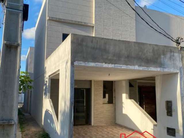 Casa em Condomínio à Venda em Feira de Santana-BA, Bairro Papagaio! 2 quartos, 1 suite, 90m². Venha conferir!