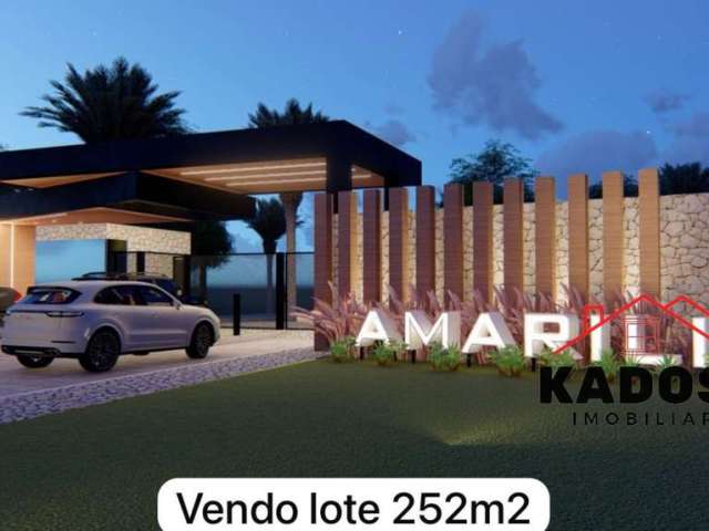 Terreno em Condomínio de Luxo no Papagaio, Feira de Santana-BA: 252m² para Construir seu Sonho!