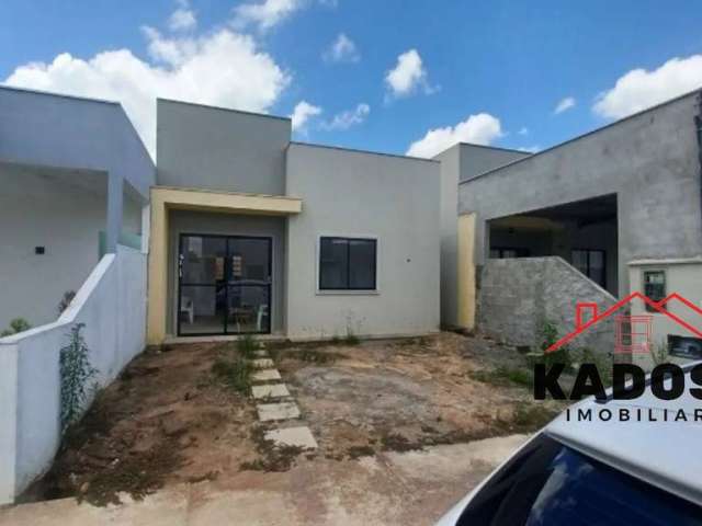 Venda de Casa em Condomínio de 2 Quartos no Bairro Papagaio, Feira de Santana-BA: 130m², 1 Sala, 1 Banheiro, 1 Vaga.