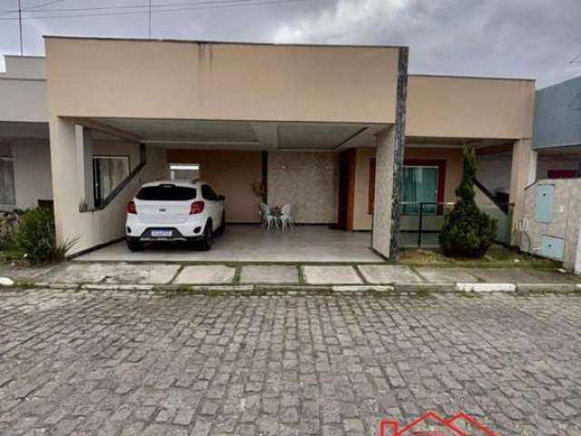 Casa em Condomínio: 2 quartos, 1 suíte, 1 sala, 2 banheiros, 2 vagas de garagem na Pedra do Descanso, Feira de Santana-BA (198m²)