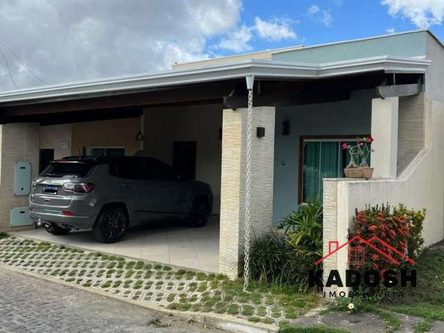 Casa em Condomínio à Venda em Feira de Santana-BA, Bairro Papagaio: 3 Quartos, 1 Suíte, 2 Salas, 3 Banheiros, 2 Vagas, 128m².