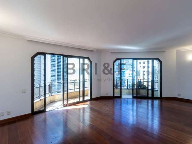 Apartamento para alugar, 240m², 3 dormitórios, 1 suíte e 3 vagas no itaim bibi