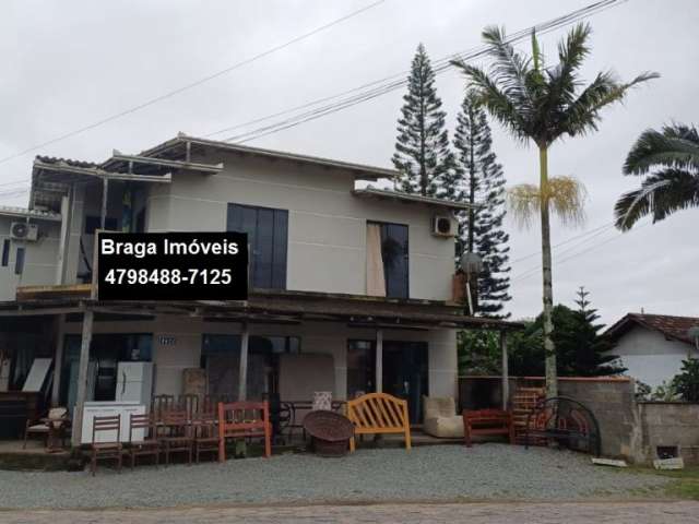 TERRENO DE ESQUINA   ️ Apenas a 200 metros da Praia