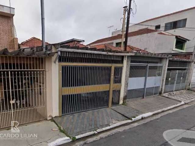 Oportunidade para familia ou construtor. Duas casas independentes totalizando 386m² de terreno