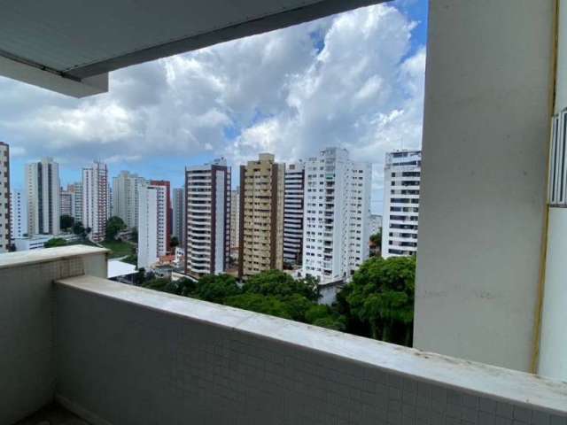 4 Quartos - 2 Suítes - 260 m² - Varanda - Área de Serviço - 2 Vagas de Garagem