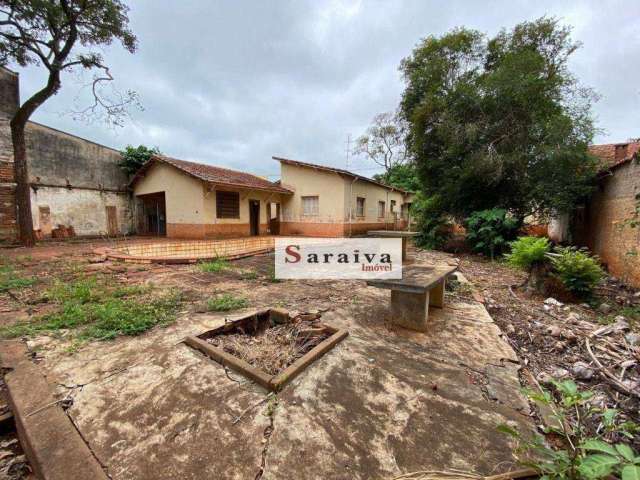 Casa com 3 dormitórios à venda, 282 m² por R$ 1.100.000,00 - Centro - Itapuí/SP