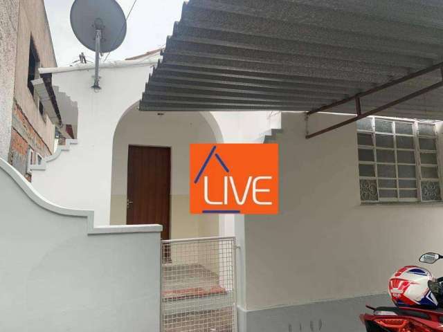 Live vende apartamento no Fonseca - casa de Vila toda reformada, garagem, 2 quartos.