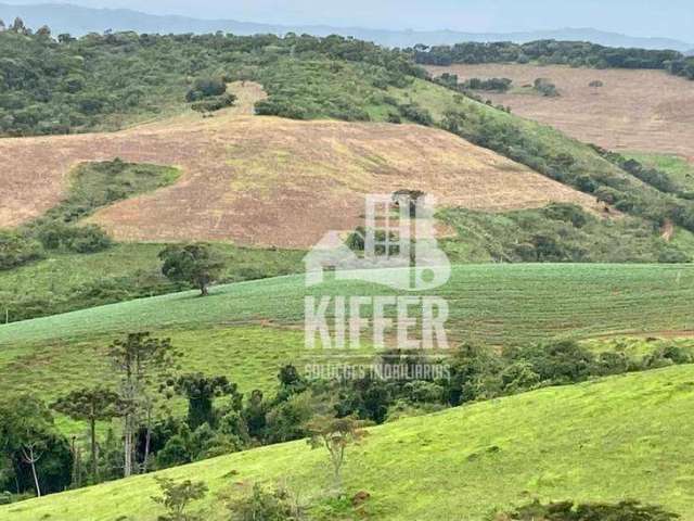 Fazenda com 3 suites à venda, 1740000 m² por R$ 3.250.000 - Aiuruoca - Aiuruoca/MG