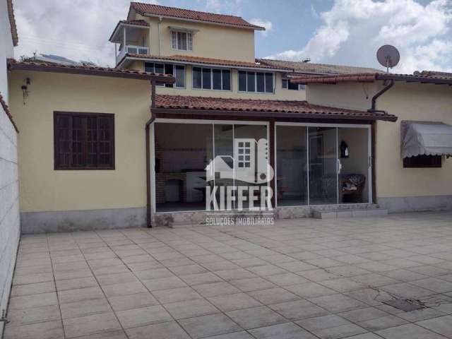 Casa com 3 dormitórios à venda, 120 m² por R$ 690.000,00 - Flamengo - Maricá/RJ