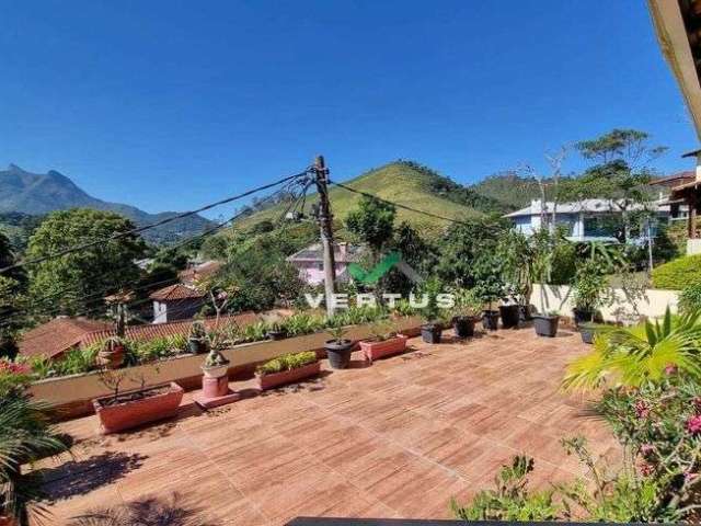 Casa com 4 quartos à venda, 178 m² por R$ 790.000 - Vargem Grande - Teresópolis/RJ