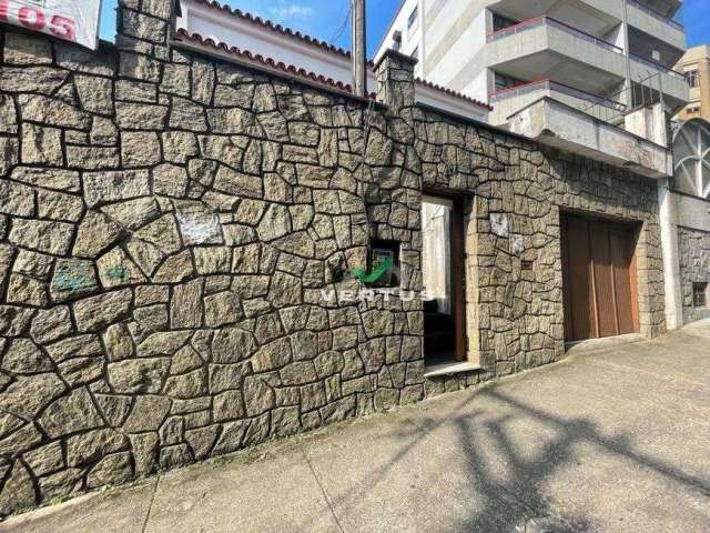 Casa com QUATRO QUARTOS para alugar, 130 m² por R$ 5.378/mês - Várzea - Teresópolis/RJ