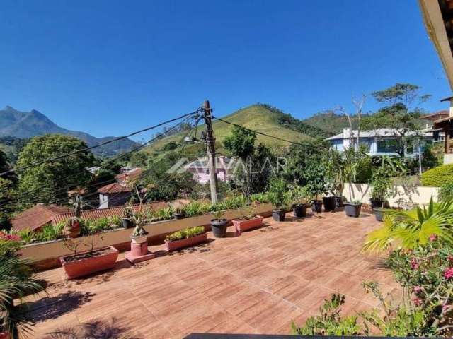 Casa com 4 quartos à venda, 178 m² por R$ 790.000 - Vargem Grande - Teresópolis/RJ