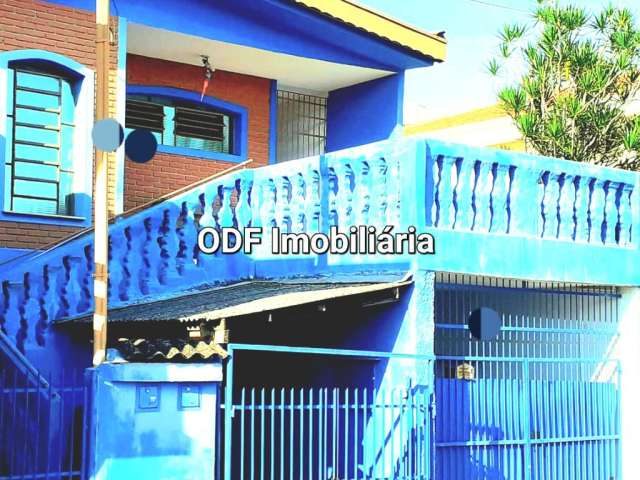 Maravilhosa Casa, 3 Dorm, Suite, 2 Vagas, Varanda, Quintal.