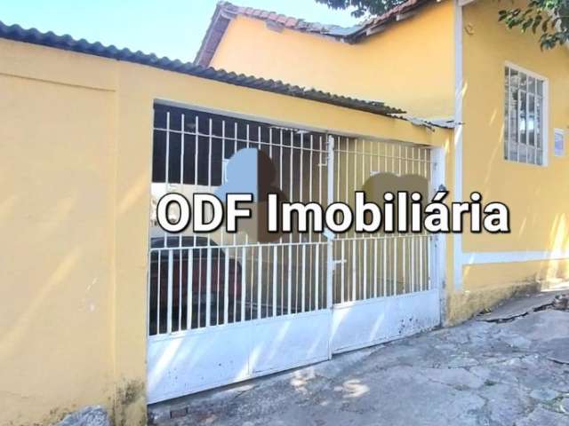 Ótima Casa térrea, 2dorm, quintal 3vagas de garagem,