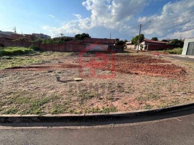 Terreno à venda no Lívia, Botucatu  por R$ 140.000