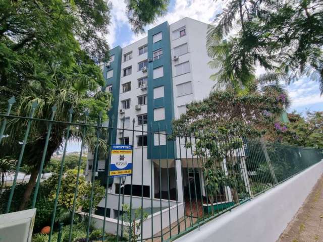 Apartamento na avenida Nonoai, próximo a todos os recursos do bairro. 64m² privativos, living amplo para 02 ambientes com split, vista limpa para o rio Guaíba, cozinha montada com armários, fogão, maq