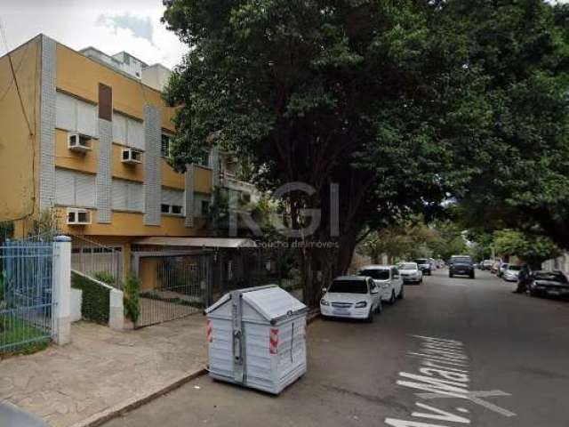 Apartamento no Mont Serrat de 2 dormitórios, 1 suíte, 3 banheiros    &lt;BR&gt;   &lt;BR&gt;Apartamento no Mont Serrat de 2 dormitórios, 3 banheiros, despesa  de empregada, reformado com piso em porce