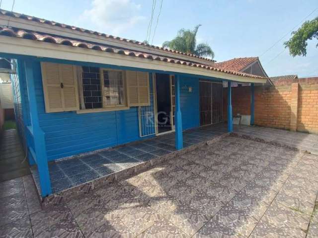 Casa com 2 quartos, varanda, vaga de garagem, no bairro Belém Novo, Porto Alegre/RS        &lt;BR&gt;&lt;BR&gt;Esta casa de 70m² com dois dormitórios é um convite ao conforto e à praticidade. Com uma 