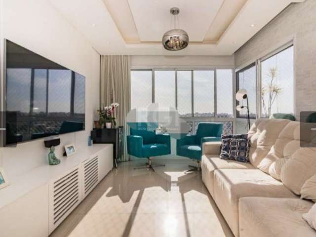 Apartamento com 03 dormitórios e 03 vagas de garagem no Bairro Petrópolis&lt;BR&gt;&lt;BR&gt;Apartamento com 131m², 03 dormitórios, sendo uma suíte, amplo living com dois ambientes, vista espetacular,