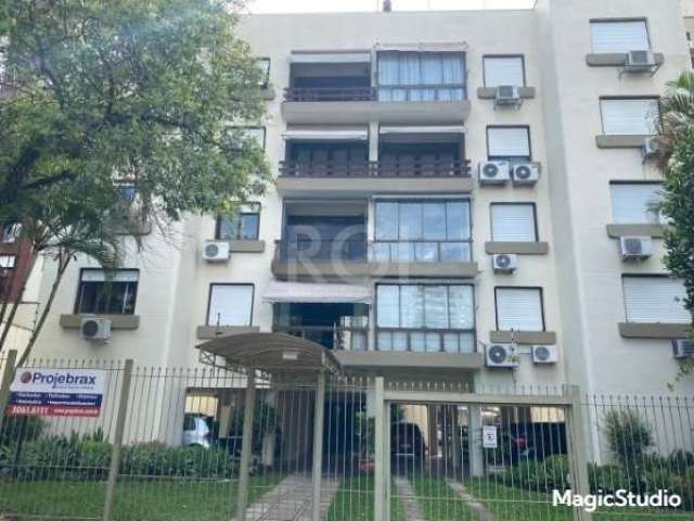 Em privilegiada localização, na Rua Germano Petersen Junior, Bairro Auxiliadora, excelente apartamento, 3 dormitórios sendo 1 suíte, living 03 ambientes com sacada, cozinha montada, dependência de emp