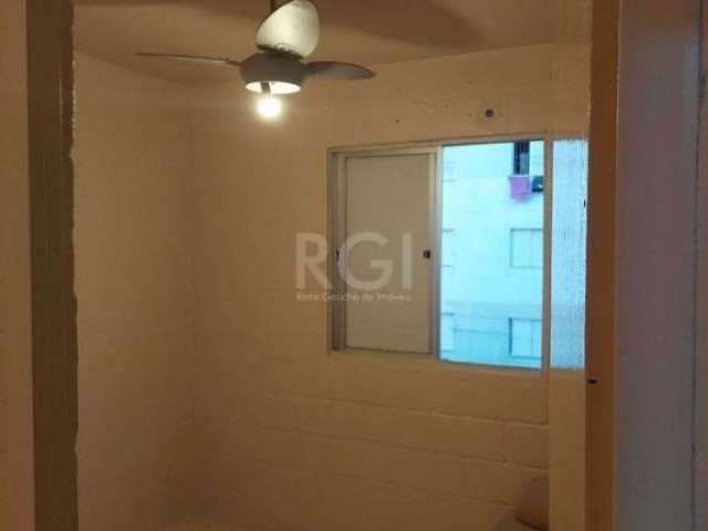 Apartamento 2 dormitórios, 1 vaga, bairro Rubem Berta.     &lt;BR&gt;  &lt;BR&gt;Excelente apartamento bem ventilado e iluminado, naturalmente. Dispõem de 2 quartos, um dos quartos com ventilador de t