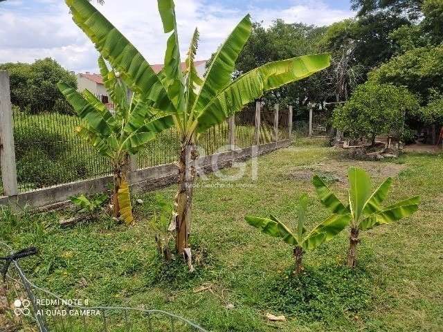 Terreno de 272m² no bairro Hípica.       &lt;BR&gt;&lt;BR&gt;Terrenos Escriturado, todo cercado, , perto de todo comércio da Zona Sul fica a 100m da AthlticSul Academia e 500m do Zaffari e muito mais.