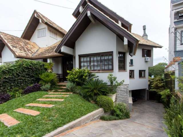 Casa maravilhosa no Jardim Isabel.&lt;BR&gt;Com uma linda entrada arborizada, imóvel conta com escritório, três suítes, sala de estar ampla, área gourmet e pátio com piscina.&lt;BR&gt;São 4 pavimentos