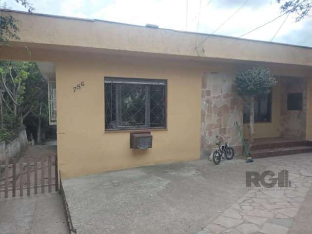 Casa 5 dormitórios, 4 vagas de garagem, no bairro Belém Novo, Porto Alegre/RS  &lt;BR&gt;  &lt;BR&gt;  &lt;BR&gt;Duas casas em Belém Novo, 3200 metros quadrados de terreno total, duas piscinas.&lt;BR&